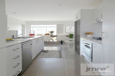 Property photo of 32 Etheridge Lane Craigieburn VIC 3064