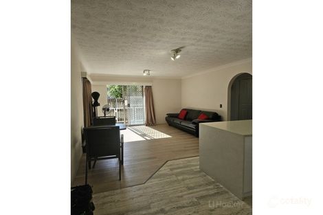 1/3-5 Brett Ave, Labrador, QLD 4215
