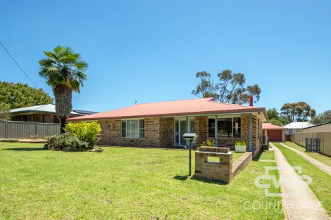 Property photo of 4 Salisbury Place Glen Innes NSW 2370