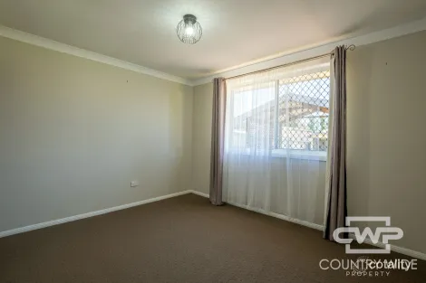 Property photo of 4 Salisbury Place Glen Innes NSW 2370