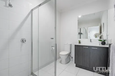 Property photo of 5 Doonhamer Place Clyde North VIC 3978