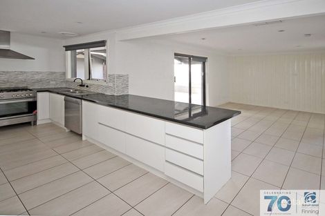 Property photo of 33 Holbourne Drive Junction Village VIC 3977