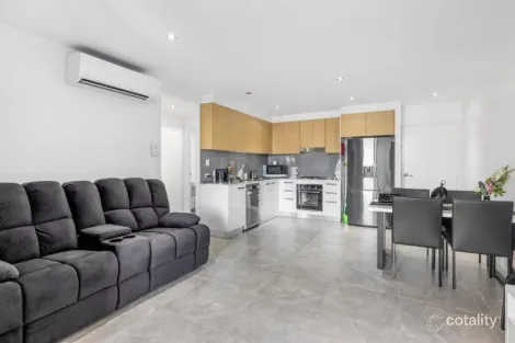 Property photo of 113/3-5 Spinnaker Drive Sandstone Point QLD 4511