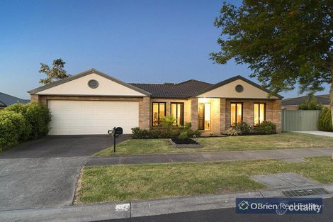 14 Oak Post Pl, Cranbourne East, VIC 3977