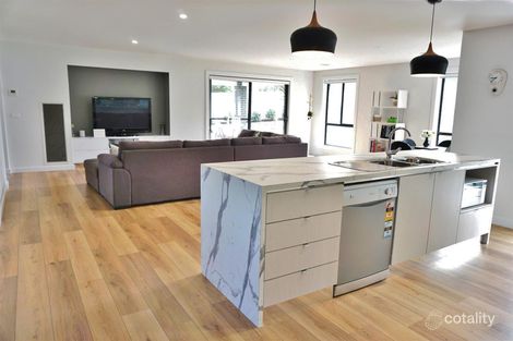 Property photo of 32 Colls Close Yass NSW 2582