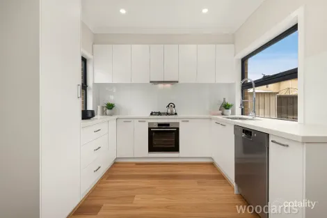 Property photo of 2/16 Clarendon Avenue Oakleigh South VIC 3167