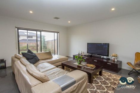Property photo of 9 Tweed Road Clyde North VIC 3978