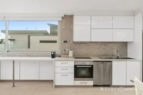 Property photo of 2/1 Weir Street Rye VIC 3941
