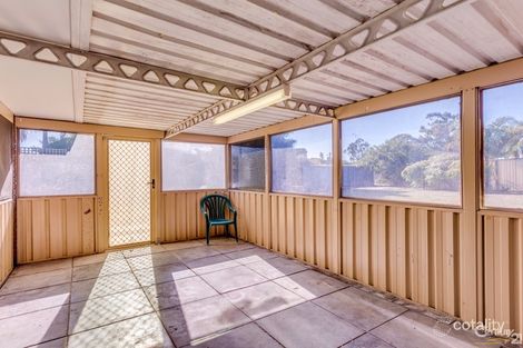 Property photo of 16 Fagence Way Thornlie WA 6108