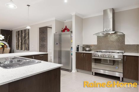 Property photo of 34 Island Circuit Lyndhurst VIC 3975
