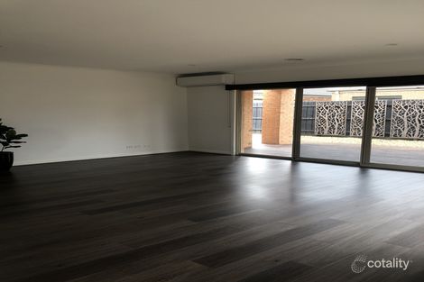 Property photo of 36 Heather Grove Cranbourne East VIC 3977