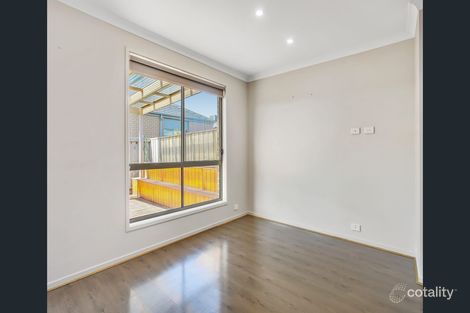 Property photo of 32 Kosciuszko Circuit Clyde VIC 3978