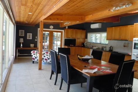 Property photo of 11 Piper Crescent Eltham VIC 3095