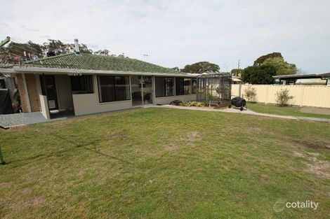389 The Lakes Way, Tuncurry, NSW 2428