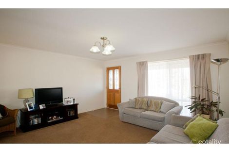 Property photo of 11 Elizabeth Street Kangaroo Flat VIC 3555