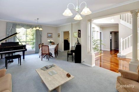 Property photo of 2 Knightsbridge Court Glen Waverley VIC 3150