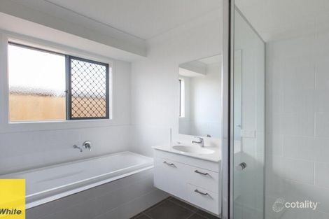 Property photo of 40 Vince Elmore Way Redbank Plains QLD 4301