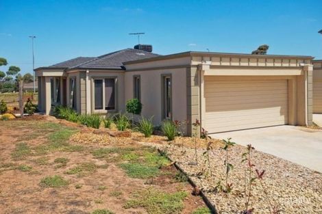 Property photo of 1 Burbidge Drive Bacchus Marsh VIC 3340