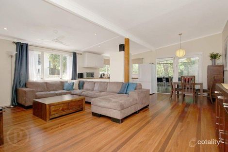 Property photo of 2 Tracey Street Kenmore QLD 4069