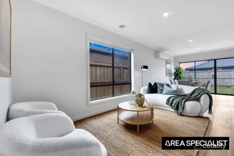 48 Stonneyburn Rd, Thornhill Park, VIC 3335