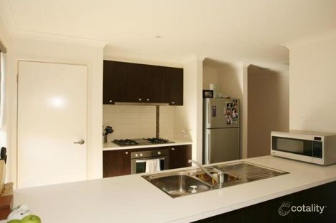 Property photo of 2 Boga Place Manor Lakes VIC 3024