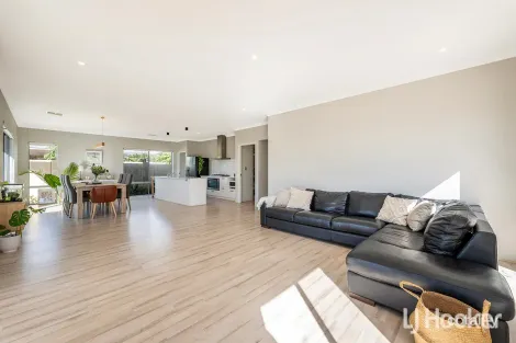 Property photo of 23 Paperbark Way Wannanup WA 6210
