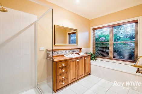 Property photo of 10 Gardenia Court Narre Warren South VIC 3805