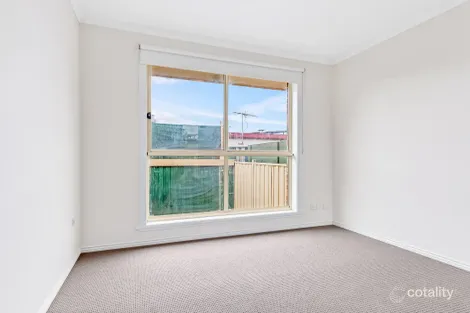 Property photo of 2/2-3 Bent Street Westmeadows VIC 3049