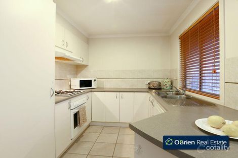 Property photo of 16 Lassiter Court Narre Warren South VIC 3805