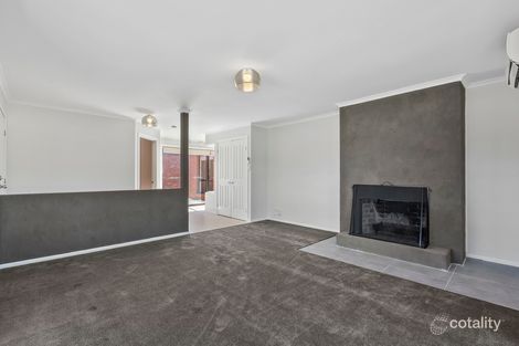 Property photo of 8 Duneed Way Delahey VIC 3037