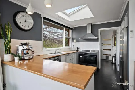 Property photo of 6 Roseneath Place Austins Ferry TAS 7011