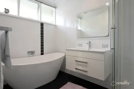 Property photo of 6 Roseneath Place Austins Ferry TAS 7011