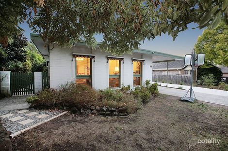 Property photo of 10 Lockhart Court Kilsyth VIC 3137