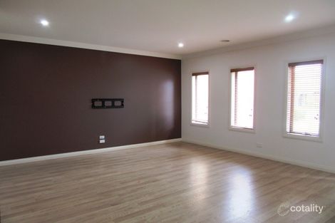 Property photo of 17 Leonie Close South Morang VIC 3752