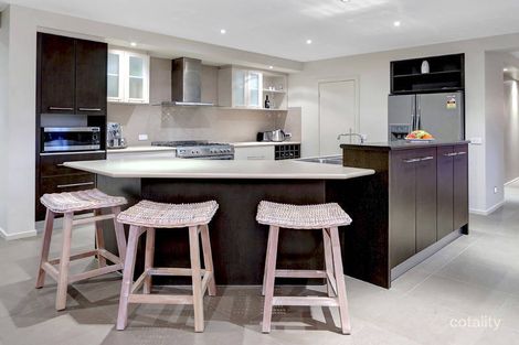 Property photo of 13 Peppermint Court Rosebud VIC 3939