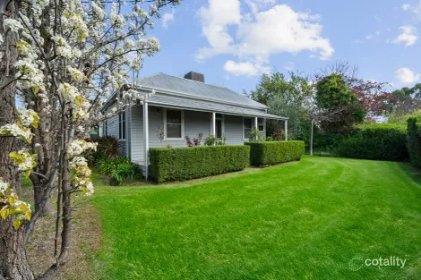 Property photo of 28 Malcolm Street Mansfield VIC 3722