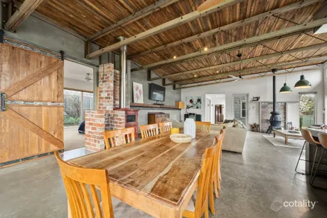 Property photo of 28 Malcolm Street Mansfield VIC 3722