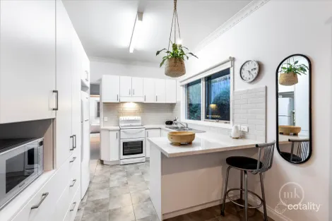 Property photo of 43 York Street Eltham VIC 3095