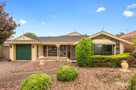 8 Chatsworth Ct, Hallett Cove, SA 5158