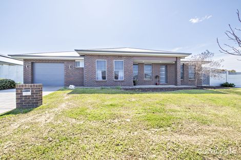 Property photo of 7 Mangrove Crescent Dubbo NSW 2830