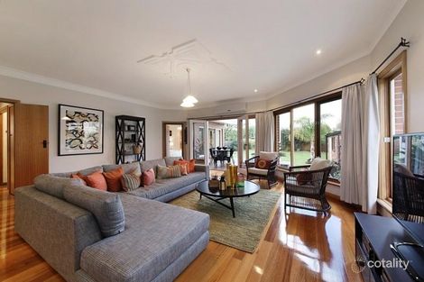 Property photo of 5 Fairbank Road Bentleigh VIC 3204