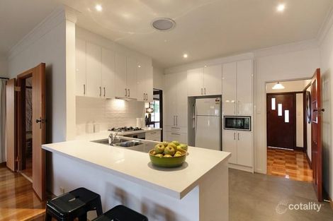 Property photo of 5 Fairbank Road Bentleigh VIC 3204