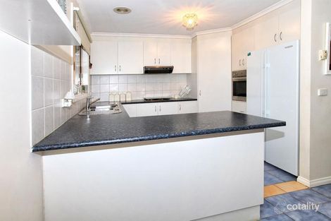 Property photo of 25 Limpopa Square Roxburgh Park VIC 3064