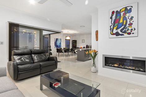 Property photo of 62 North Quay Circuit Hope Island QLD 4212
