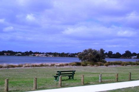 Property photo of 20 Salter Point Parade Salter Point WA 6152
