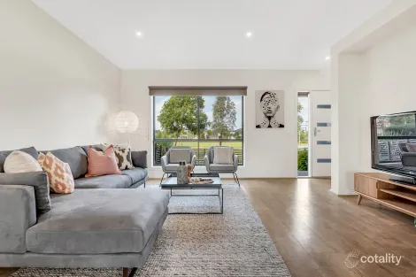Property photo of 7 Channel Walk Craigieburn VIC 3064