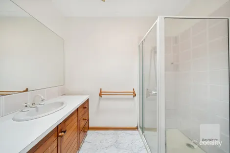 Property photo of 18 Lady Nelson Way Taylors Lakes VIC 3038