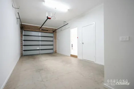 Property photo of 2/3 Tallinn Street Bell Park VIC 3215