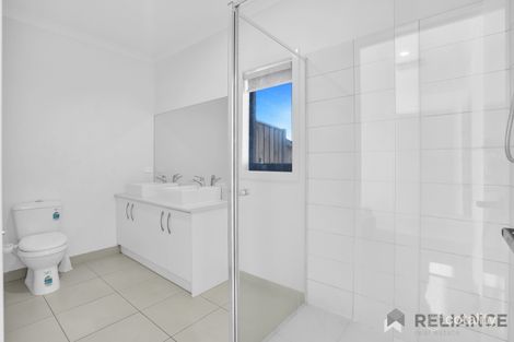 Property photo of 33 Persian Crescent Tarneit VIC 3029