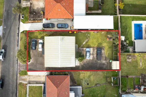 Property photo of 10 Barina Avenue Lake Heights NSW 2502